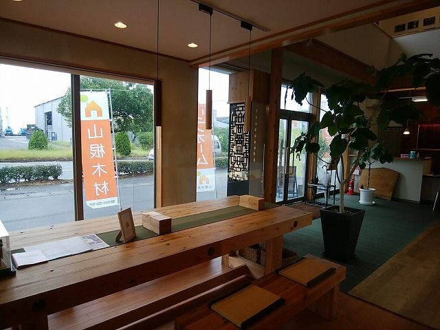 廿日市リフォームショールームで打合せを