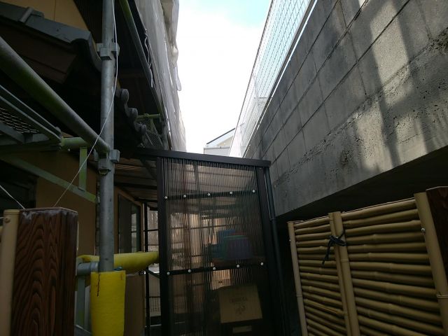 【外壁塗替え時の外部物入れ】